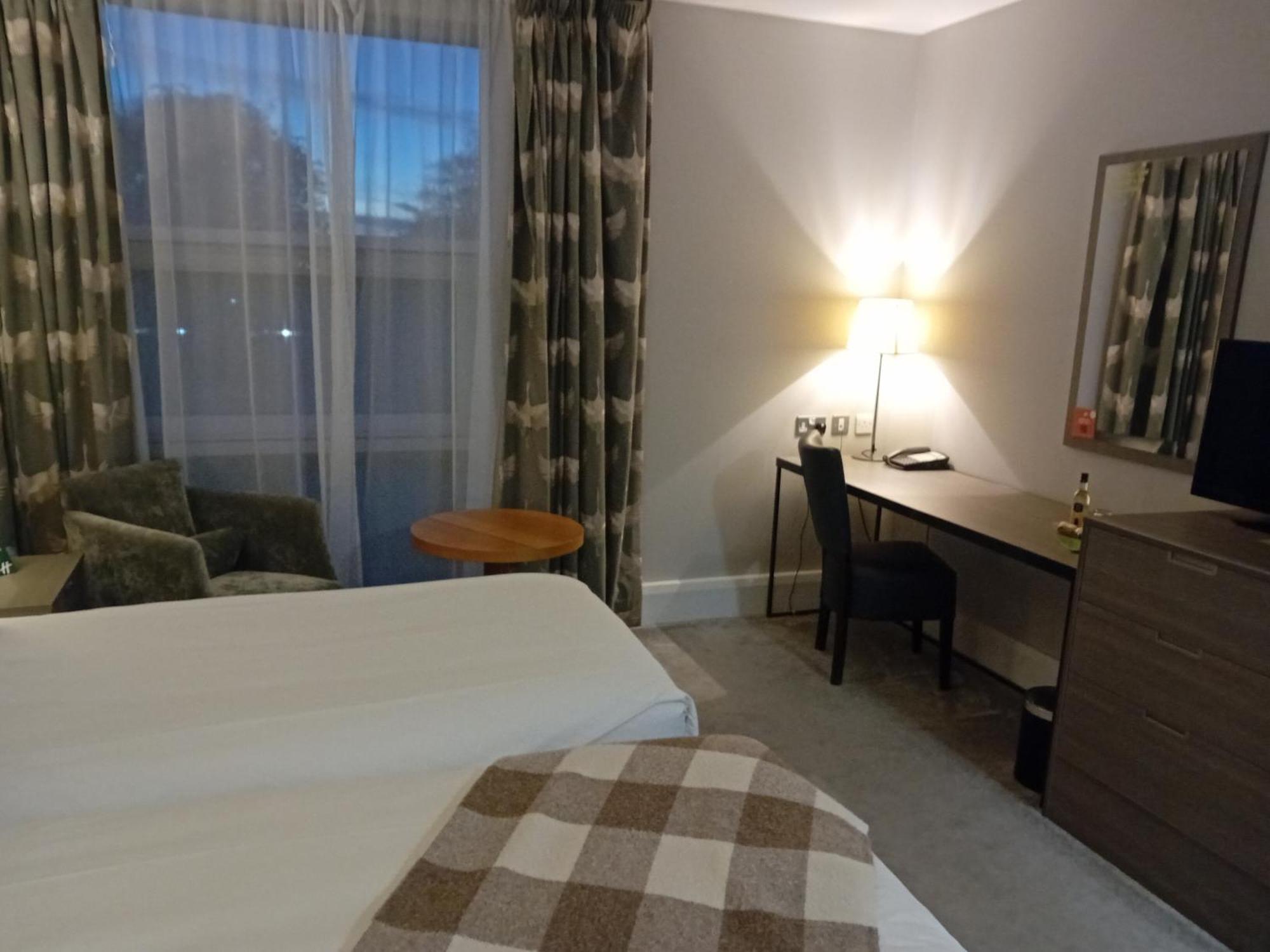 Holiday Inn Dumfries By Ihg Exteriör bild