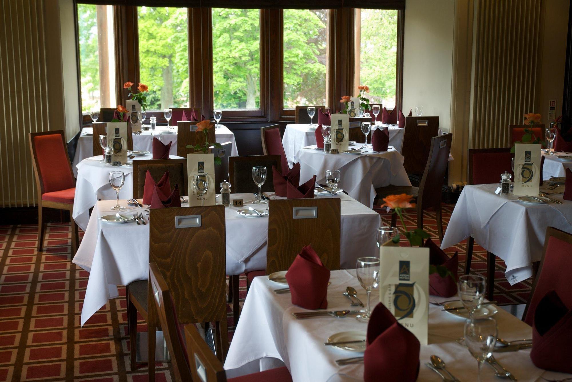 Holiday Inn Dumfries By Ihg Exteriör bild