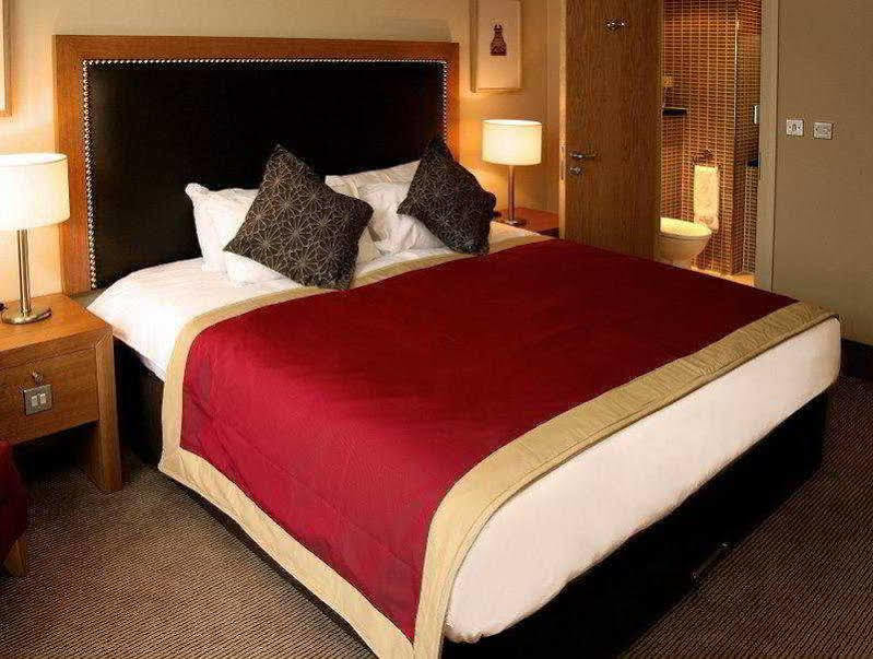 Holiday Inn Dumfries By Ihg Exteriör bild
